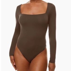 Aritzia Contour Squareneck Longsleeve Bodysuit